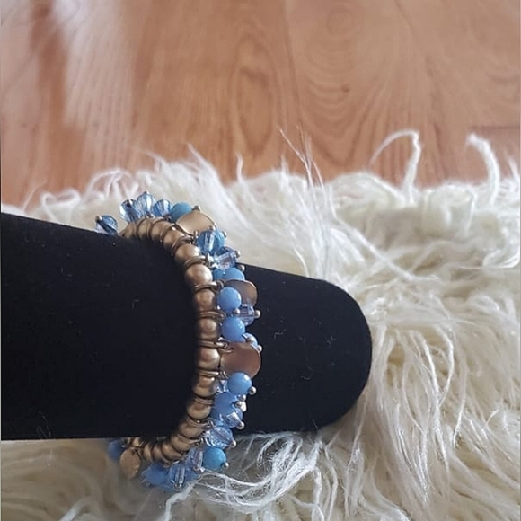 Blue and Gold Stone Beaded Stretchy Bracelet. 🌴 - Picture 5 of 5